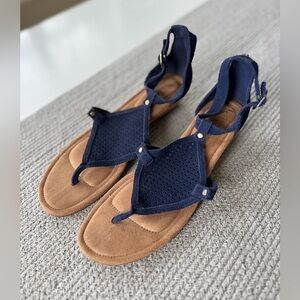 Koolaburra by Ugg Navy Blue Mesh Perforated Suede Wedge Sandals Sz 9.5